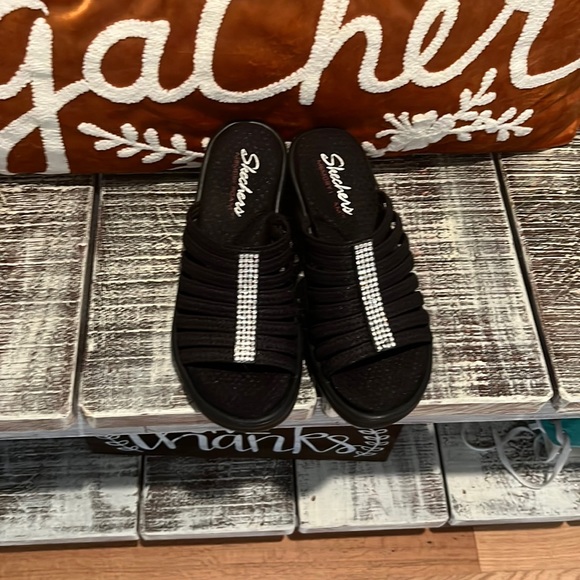 Skechers Shoes - Skechers Memory Foam Sandals